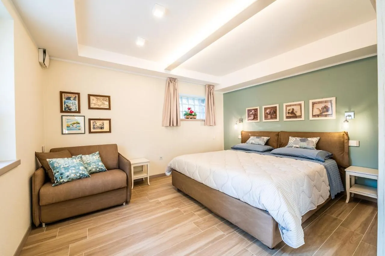 Hotel Il Nido Degli Usignoli à Peschiera del Garda Maison d'hôtes