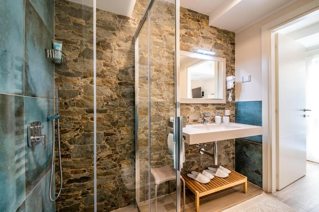 Hotel Il Nido Degli Usignoli à Peschiera del Garda 0*,  Italie
